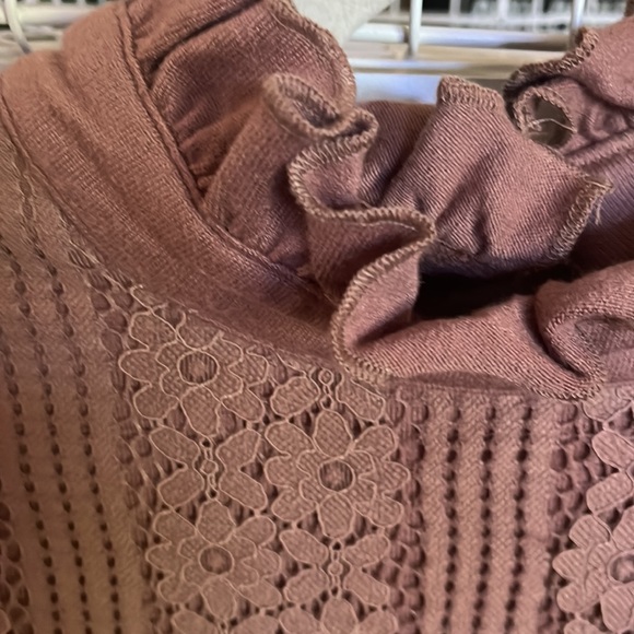 A Dip of Darling - Lace Front Long Sleeve size XL - Picture 3 of 5